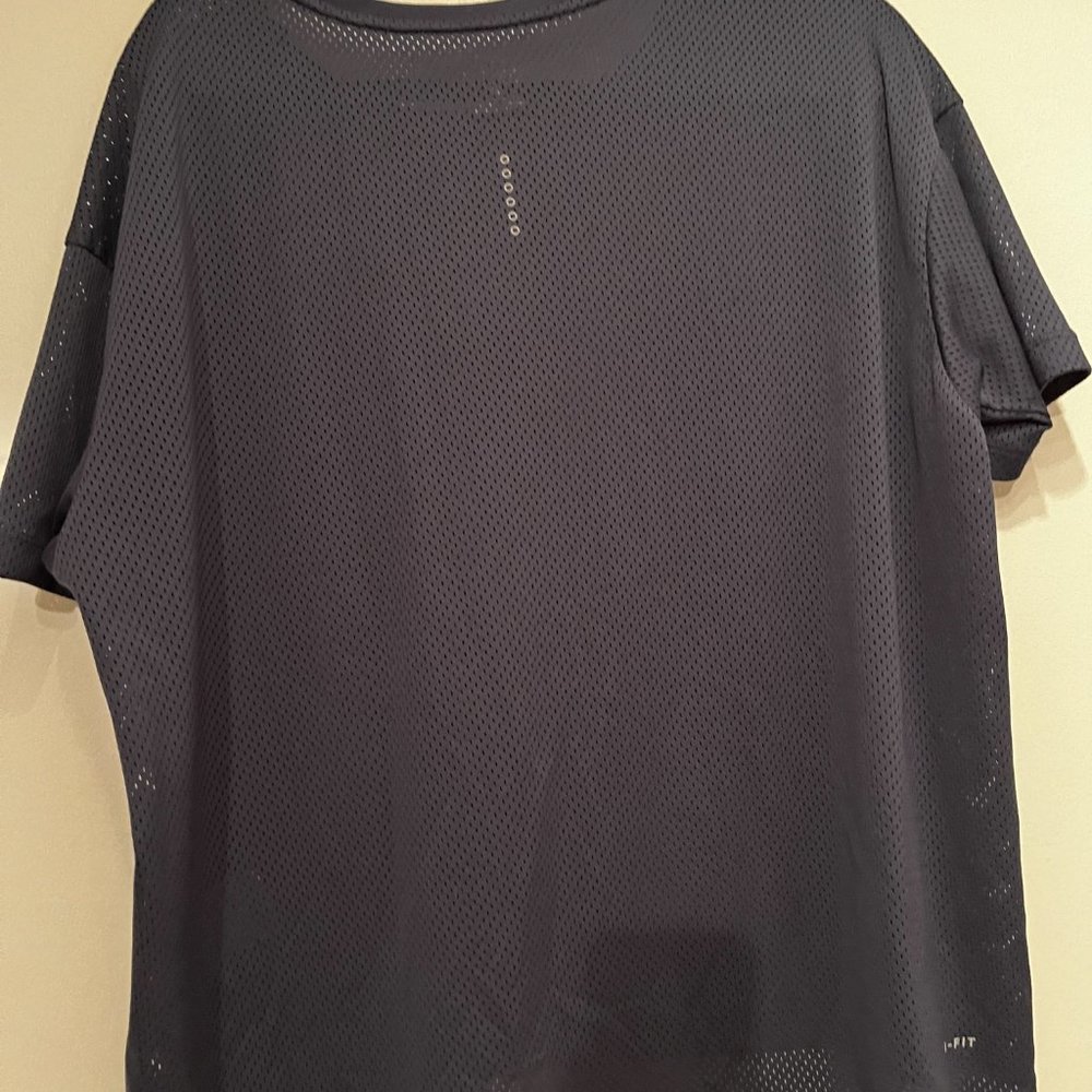 Nike‎ Running Dri-Fit - Gray Plus Size Short-Sleeve Shirt (1X) - Picture 7 of 15
